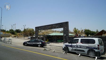 معتقلين من نابلس والطيبة وعكا ووادي عارة والقدس والناصرة وعكا والرملة بجرائم جنائية